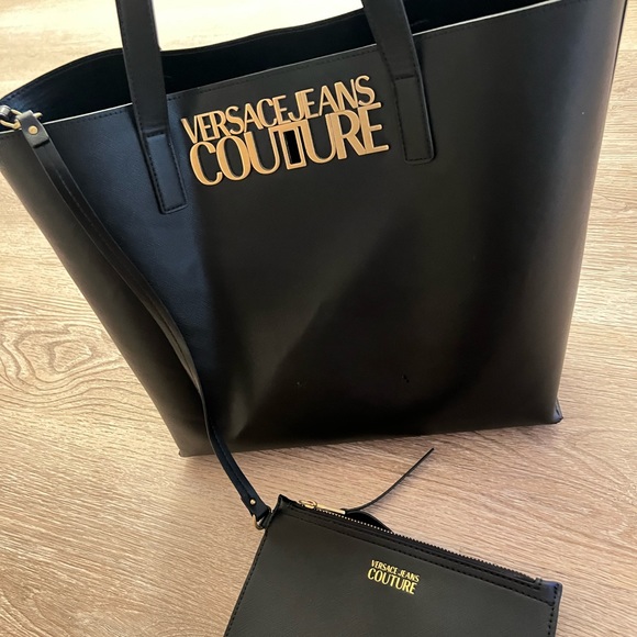 Versace purse - Picture 5 of 9